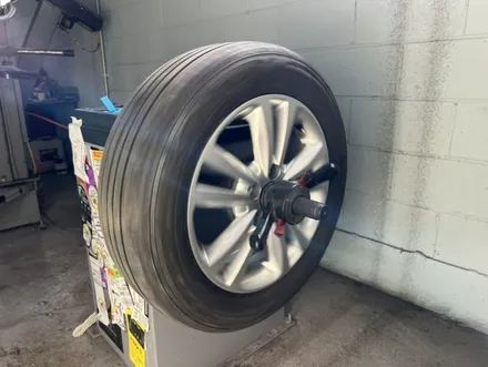 [KGM 티볼리 16인치 메탈릭실버 순정휠 휠복원 경기광주 휠복원 휠도색 휠교환 타이어] 분당 용인 성남 하남 수원 / 경기광주 문형동