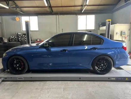 [BMW 330i 사제 19인치 휠 매트블랙 검정반무광 휠복원 경기광주 휠복원 휠도색 휠교환 타이어] 분당 용인 하남 수원 성남 / 경기광주 문형동