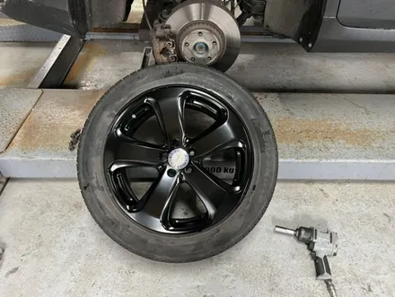 [벤츠 GLC 220d 순정 19인치 휠 검정반무광 매트블랙 휠도색 경기광주 휠도색 휠복원 휠교체 타이어 휠사무소] 용인 성남 분당 하남 수원 / 광주. 성남, 용인, 수원