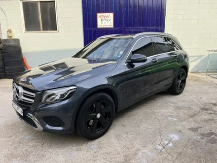 [벤츠 GLC 220d 순정 19인치 휠 검정반무광 매트블랙 휠도색 경기광주 휠도색 휠복원 휠교체 타이어 휠사무소] 용인 성남 분당 하남 수원 / 광주. 성남, 용인, 수원