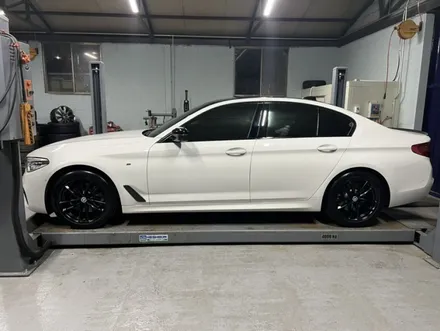 [BMW 5시리즈 520d 18인치 휠 검정 반무광 휠도색 경기광주 휠도색 휠복원 휠수리 타이어] 용인 성남 분당 하남 수원 / 광주. 성남, 용인, 수원