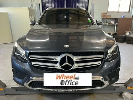 [벤츠 GLC 220d 순정 19인치 휠 검정반무광 매트블랙 휠도색 경기광주 휠도색 휠복원 휠교체 타이어 휠사무소] 용인 성남 분당 하남 수원 / 광주. 성남, 용인, 수원