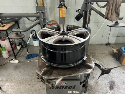 [벤츠 E클래스 E300 18인치  순정 컷팅휠 휠복원 미쉐린 245 45 18 CC2 타이어교체 경기광주 휠복원 타이어 휠도색 휠교체] 용인 분당 성남 하남 수원 / 경기광주 문형동