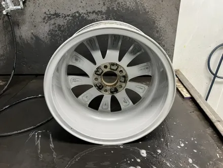 [BMW 320d 순정 17인치 휠 메탈릭실버 휠복원 경기광주 휠복원 휠도색 휠교환 타이어 휠사무소] 용인 분당 성남 하남 수원 / 광주. 성남, 용인, 수원