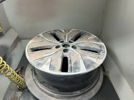 [EV6 기아 준중형 SUV 19인치 휠 휠복원 금호 크루젠 HP71 235 55 19 타이어 교체 경기광주 휠복원 타이어 휠도색 휠교환 휠사무소] 분당 용인 성남 하남 수원 / 광주. 성남, 용인, 수원