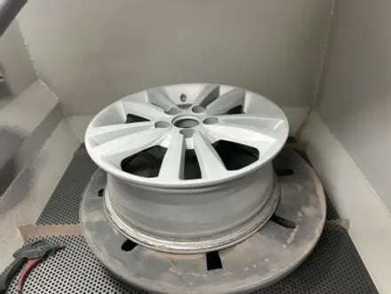 [KGM 티볼리 16인치 메탈릭실버 순정휠 휠복원 경기광주 휠복원 휠도색 휠교환 타이어] 분당 용인 성남 하남 수원 / 경기광주 문형동