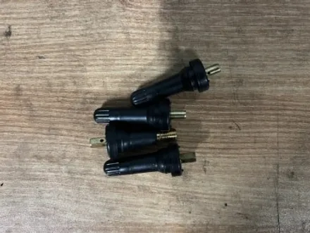[KG 모빌리티 KGM 무쏘 Q300 순정 17인치 휠 블랙 유광 휠도색 경기광주 휠도색 휠복원 휠교체 타이어] 분당 용인 성남 수원 하남 / 경기광주 문형동