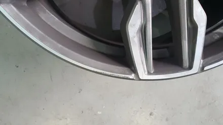 안산휠복원 BMW X4 21인치 리어 휠 주차 훼손 복원 작업 / 화성시 팔탄면