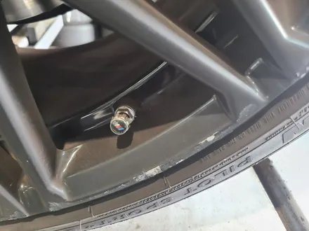 bmw휠도색 X6휠수리 818M 21,22인치 컴페디션 분체도장 작업 / 화성시 팔탄면