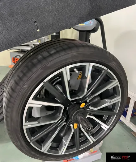 [WHEEL PRO SHOP][휠프로샵]BMW 7시리즈 휠 복원/다이아커팅/울산휠도색/휠수리/울산휠복원/휠분체도장/울산휠/울산 휠수리/울산 휠복원/울산 휠도색 / 울산 북구, 경남