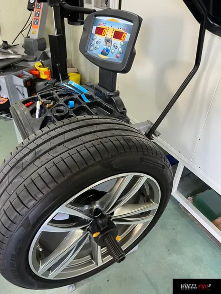 [WHEEL PRO SHOP][휠프로샵]BMW 7시리즈 휠 복원/울산 휠 도색/휠 분체도장/휠 도색 맛집/휠도색/울산휠/울산 휠수리/울산 휠/울산 휠복원 / 울산 북구, 경남