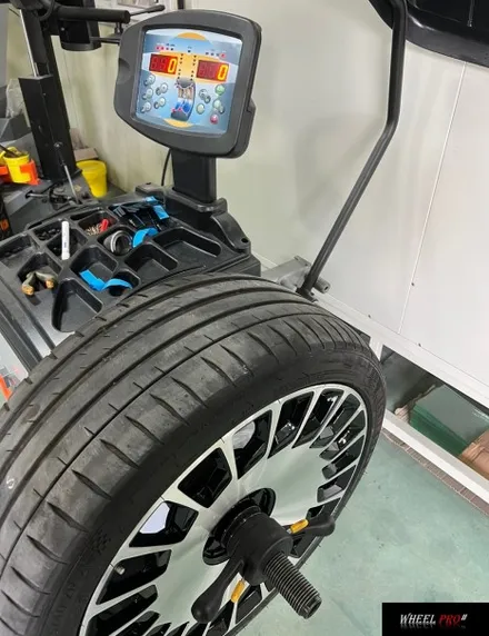 [WHEEL PRO SHOP][휠프로샵]벤츠 S560 마이바흐 휠 복원/다이아커팅/울산휠도색/휠수리/울산휠복원/휠분체도장/울산휠/울산 휠수리/울산 휠복원/울산 휠도색 / 울산 북구, 경남