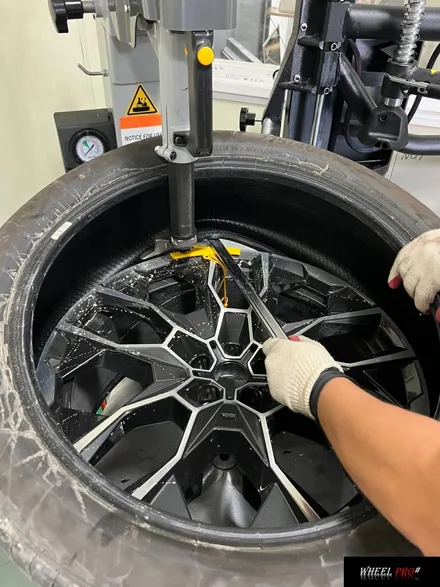 [WHEEL PRO SHOP][휠프로샵]BMW X7 휠블랙 유광/휠도색/휠분체도장/휠도색맛집/울산휠수리/울산휠 / 울산 북구, 경남