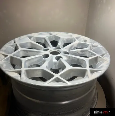 [WHEEL PRO SHOP][휠프로샵]제네시스 G80 휠 복원 도색/울산 휠 도색/휠 분체도장/휠 도색 맛집/휠도색/울산휠/울산 휠수리/울산 휠/울산 휠복원 / 울산 북구, 경남