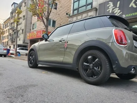 BMW 미니쿠페 순정휠도색 블랙유광도색 수원휠수리 수원휠복원 수원휠도색 / 수원 탑동