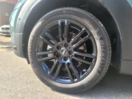 수원휠도색 수원휠복원 수원휠수리 BMW 미니쿠퍼 컨트리맨 순정휠도색 블랙유광 / 수원 탑동