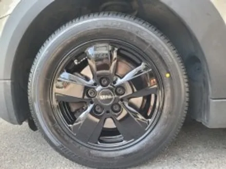 수원/경기/화성 휠도색 bmw 미니쿠퍼 복원 수리 블랙유광도색 / 수원 탑동