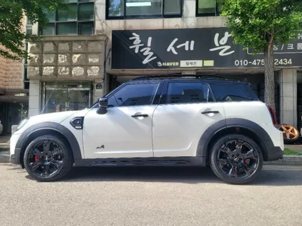 수원 휠도색 BMW 미니쿠퍼 컨트리맨s.수리.복원.색상변경. 블랙유광도색..작업... / 수원 탑동