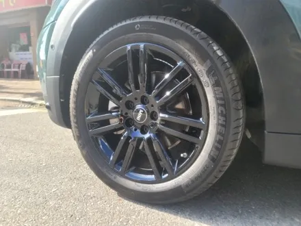 수원휠도색 수원휠복원 수원휠수리 BMW 미니쿠퍼 컨트리맨 순정휠도색 블랙유광 / 수원 탑동