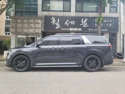 카니발 4세대 ka4 19인치 휠복원 휠수리 블랙유광 수원휠도색 작업 / 수원 탑동