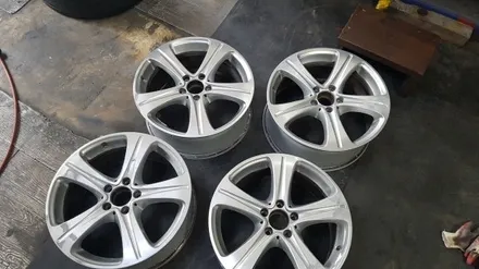벤츠 e220d 순정휠도색 실버도색(수원휠도색,수원휠수리,수원휠복원,안산휠수리,안산휠복원,안산휠도색,동탄휠수리,동탄휠복원,동탄휠도색,수원휠세븐,평동휠수리,평동휠복원,평동휠도색) / 수원 탑동