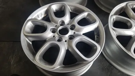 수원 경기 bmw 미니쿠퍼 순정휠색상변경 블랙유광 (수원휠도색/ 수원휠수리/ 수원휠복원) / 수원 탑동