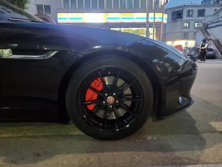 재규어 F타입 순정휠도색 블랙유광도색 수원휠수리 수원휠복원 수원휠도색 / 수원 탑동