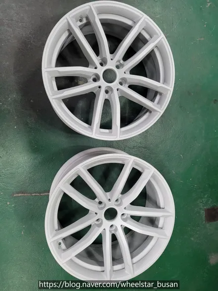 [[부산 휠복원][부산 휠도색]]BMW G30 520d 18인치 662m 순정휠 블랙 유광시공 휠복원 휠수리휠도색비용 _wheelstar / 부산 사상 학장동