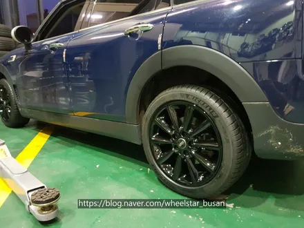 [[부산 휠복원][부산 휠도색]]BMW 미니 클럽맨 쿠퍼D 17인치 순정휠 블랙유광시공 휠복원 휠수리 휠도색비용 _wheelstar / 부산 사상 학장동