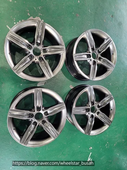 [[부산 휠복원][부산 휠도색]]BMW 118d  17인치  순정휠 고스트실버시공 휠복원 휠수리휠도색비용 _wheelstar / 부산 사상 학장동