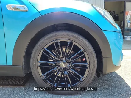 [블랙유광][부산 휠복원][부산 휠도색]BMW 미니쿠퍼 순정휠 17인치 블랙유광시공[부산휠도색 부산휠복원 부산휠수리비용]_wheelstar / 부산 사상 학장동