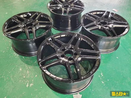 부산 휠복원, 휠 부식이 심한 벤츠 W212 E350 19인치 블랙 하이그로시 복원 후기 / 부산 사상 학장동