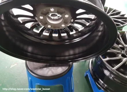 [[부산휠수리][부산휠복원]]BMW 320d 17인치 순정휠 다크쉐도우시공 휠도색 휠수리 휠복원비용_wheelstar / 부산 사상 학장동