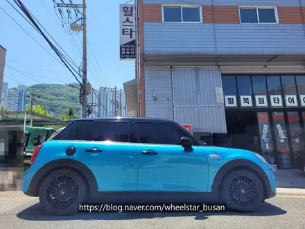 [블랙유광][부산 휠복원][부산 휠도색]BMW 미니쿠퍼 순정휠 17인치 블랙유광시공[부산휠도색 부산휠복원 부산휠수리비용]_wheelstar / 부산 사상 학장동