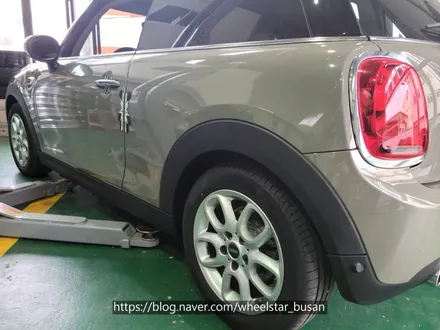 [[부산 휠복원][부산 휠도색]]BMW 미니 쿠퍼 16인치 순정휠 블랙유광시공 휠복원 휠수리 휠도색비용 _wheelstar / 부산 사상 학장동