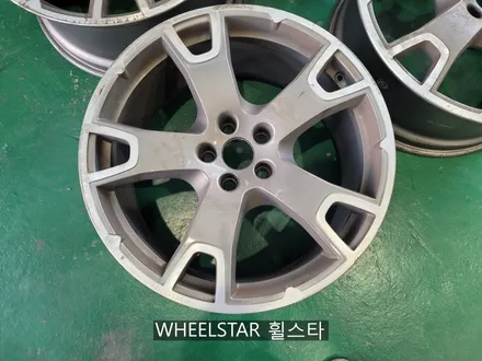마세라티 르반떼 20인치 블랙 하이그로시 시공 [부산휠복원 부산휠수리 부산휠도색비용]_wheelstar / 부산 사상 학장동