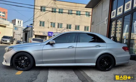 부산 휠복원, 휠 부식이 심한 벤츠 W212 E350 19인치 블랙 하이그로시 복원 후기 / 부산 사상 학장동
