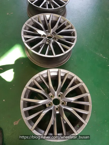 [[부산 휠복원][부산 휠도색]]렉서스 RX450h 20인치 순정휠 블랙유광시공 휠복원 휠수리휠도색비용 _wheelstar / 부산 사상 학장동