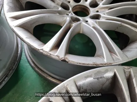 [[부산 휠도색][부산 휠수리]]BMW 520d F1019인치 블랙유광시공 휠복원 휠수리 휠도색비용_wheelstar / 부산 사상 학장동