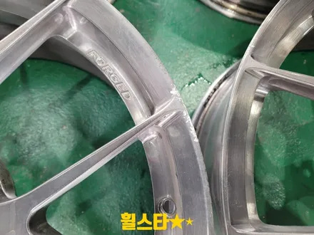 [부산휠복원 부산휠수리] 스티어 19인치 포지드휠 블랙 하이그로시 시공  후기 – 실물 보고 감탄했습니다! / 부산 사상 학장동