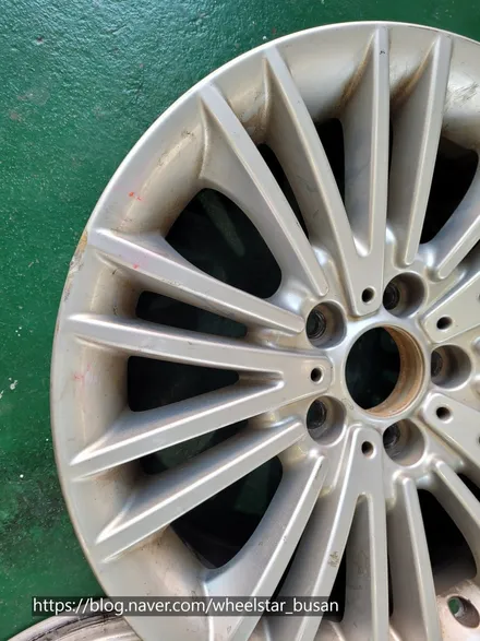 [[부산 휠도색][부산 휠수리]]BMW 520d F10 17인치 고스트실버시공 부산휠복원 부산휠수리 부산휠도색비용_wheelstar / 부산 사상 학장동