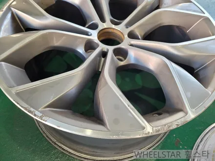 [[부산 휠복원][부산 휠도색]]BMW X3 19인치 순정휠 고스트실버시공 휠복원 휠수리 휠도색비용 _wheelstar / 부산 사상 학장동