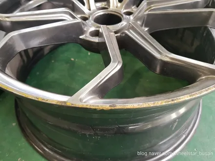 [부산휠수리][부산휠복원]현대 제네시스 G70 19인치 순정휠 다크쉐도우시공 휠복원 휠수리 휠도색비용_wheelstar / 부산 사상 학장동