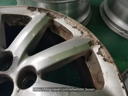 [[부산 휠복원][부산 휠수리]]렉서스 LS460 순정휠 18인치 메탈골드작업 휠복원 휠수리 휠도색비용 _wheelstar / 부산 사상 학장동