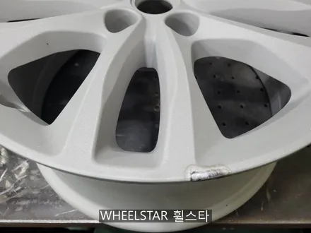 쉐보레 올뉴말리부 17인치 순정휠 블랙 하이그로시 시공 [부산휠복원 부산휠수리 부산휠도색비용]_wheelstar / 부산 사상 학장동