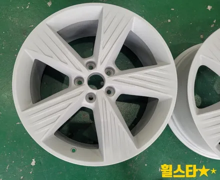 부산 휠도색 추천 | 아우디 e트론 순정 18인치 고스트실버 시공 / 부산 사상 학장동