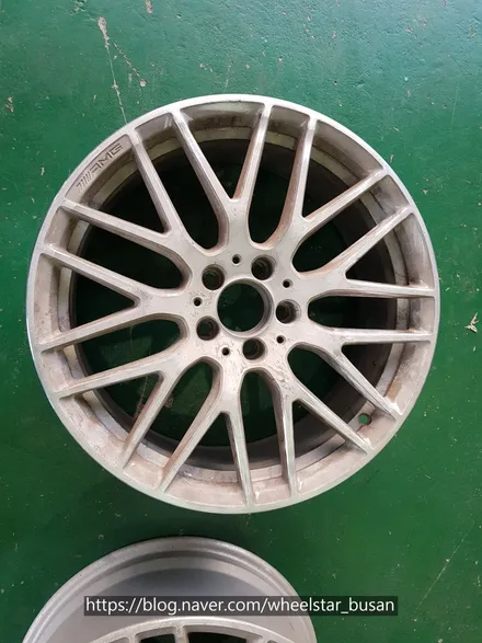 [[부산 휠복원][부산 휠수리]]벤츠 A45AMG 19인치 순정휠 블랙 레드림 커스텀 휠복원 휠수리휠도색비용 _wheelstar / 부산 사상 학장동