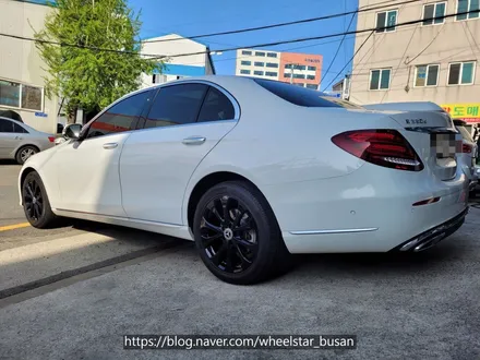 [[부산 휠수리][부산 휠도색]]벤츠 E220d W213 18인치 순정휠 블랙유광 시공 휠복원 휠수리휠도색비용 _wheelstar / 부산 사상 학장동