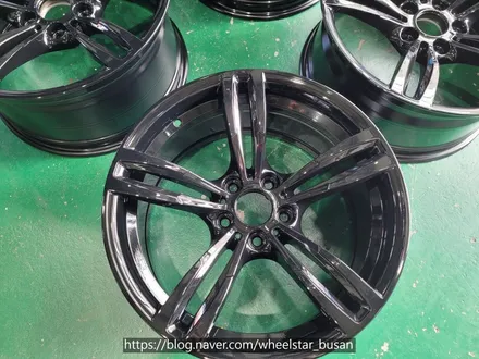 [[부산 휠복원][부산 휠수리]]BMW M4 437m 19인치 순정휠 블랙유광시공 부산휠복원 부산휠수리 부산휠도색비용 _wheelstar / 부산 사상 학장동
