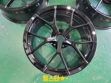 [부산휠복원 부산휠수리] 스티어 19인치 포지드휠 블랙 하이그로시 시공  후기 – 실물 보고 감탄했습니다! / 부산 사상 학장동